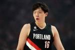 正负值+8！杨瀚森积极上前掩护 夏普急停急起上篮打停绿军！